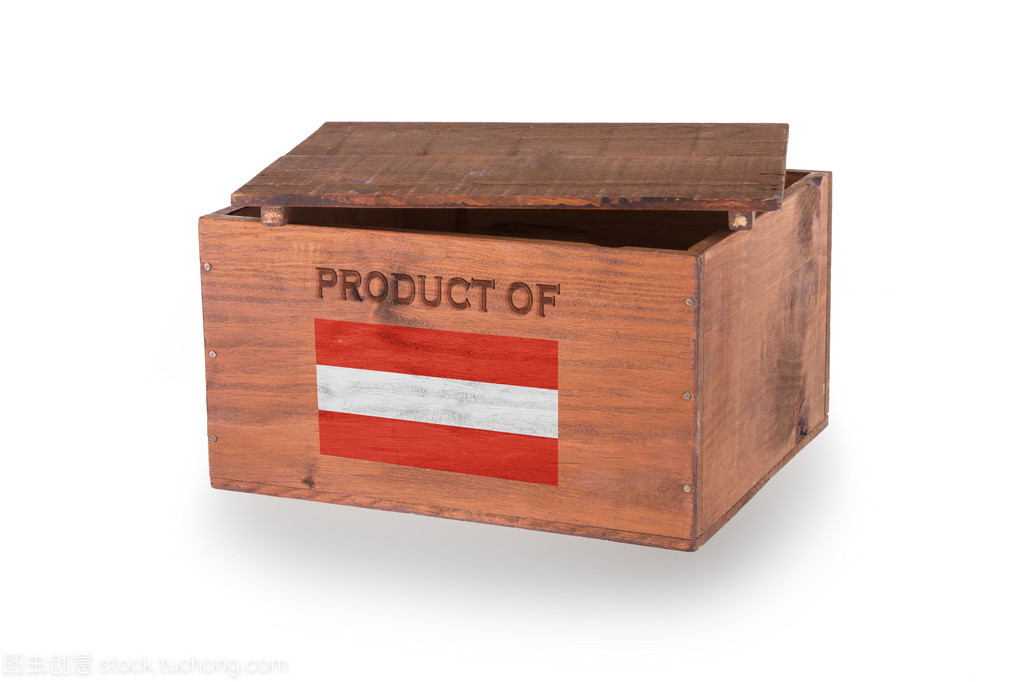 孤獨的承載者 白色背景下的木包裝箱